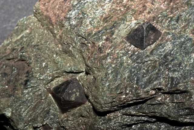 Mineral photo of Magnetite from locality Sobotín, Czech Republic