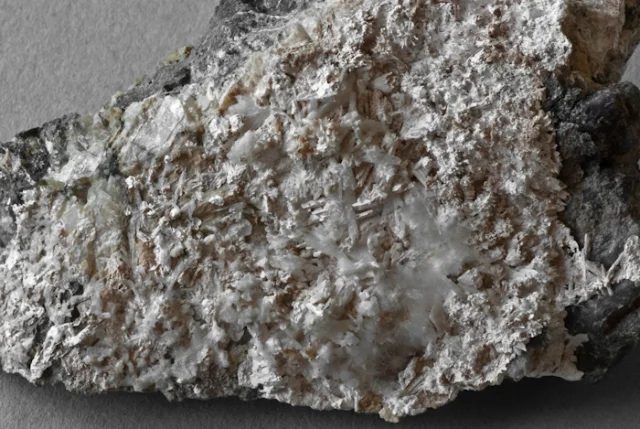 Rösslerite
