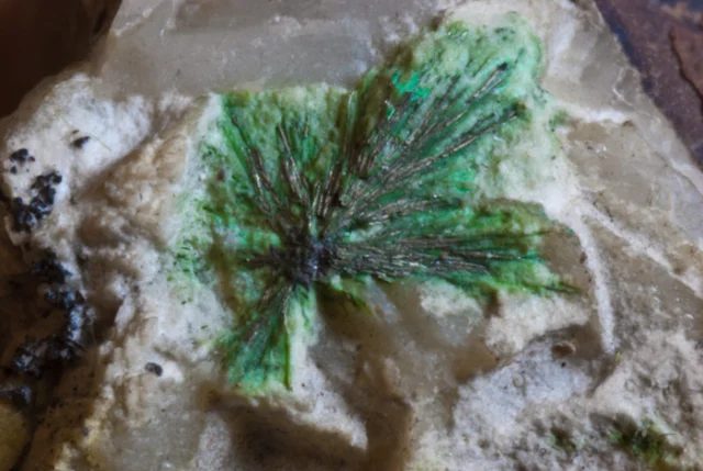 Mineral photo of Zaratite from locality Kladno, Czech Republic