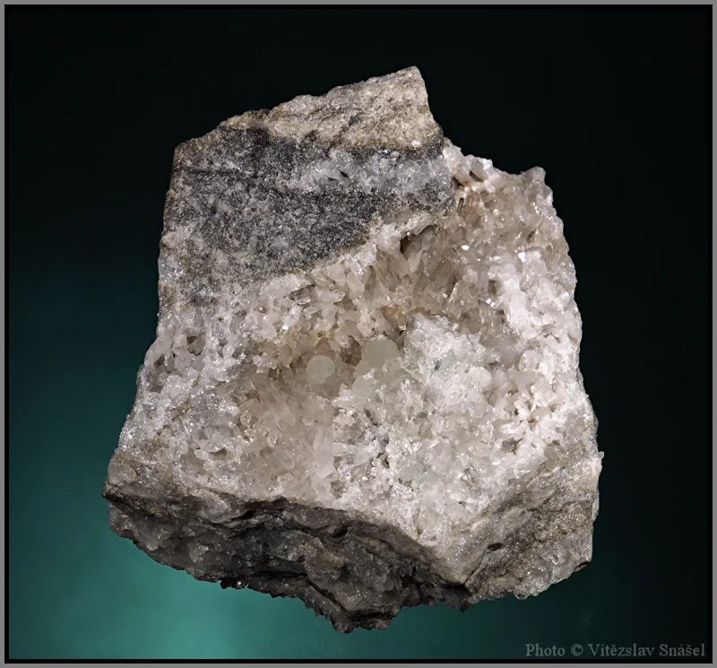 Prehnite, Quartz
