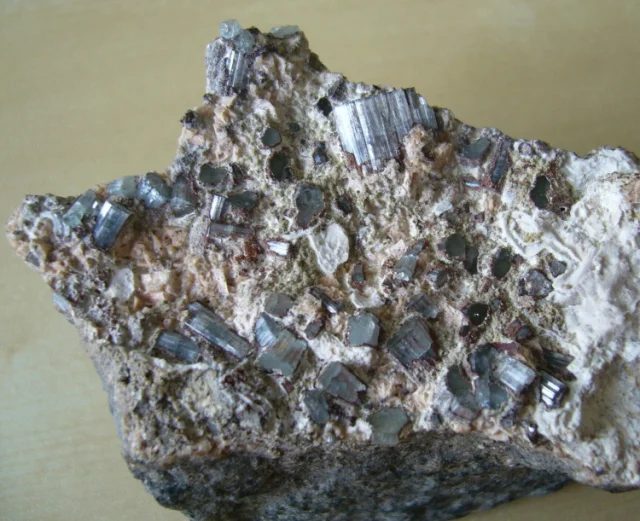 Mineral photo of Apatite from locality Krupka, Czech Republic