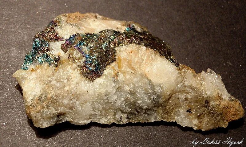 Mineral photo of Chalcopyrite, Covellite from locality Borovec, Czech Republic