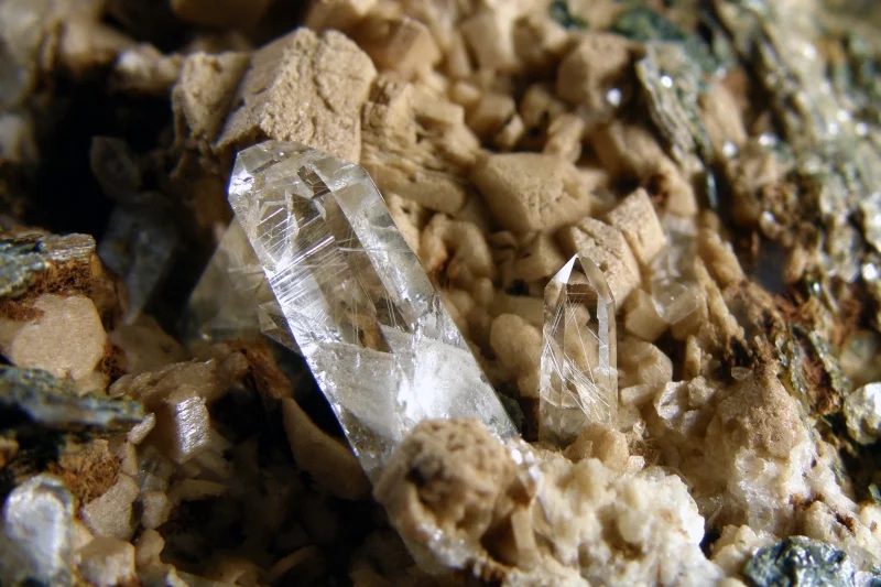 Quartz (var. rock crystal)