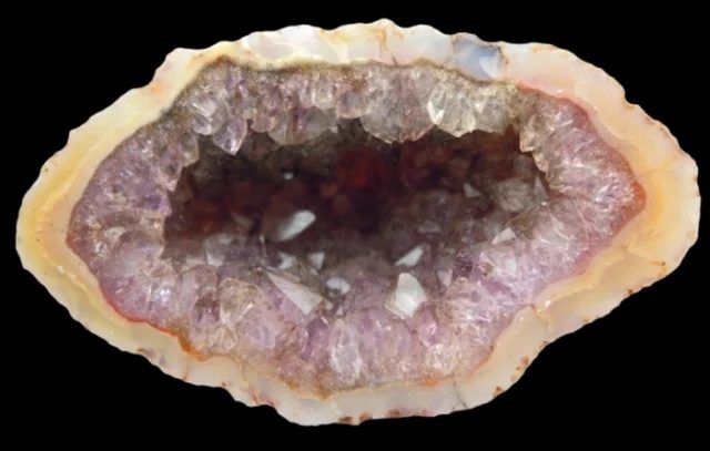 Mineral photo of Agate from locality Rváčov, Czech Republic