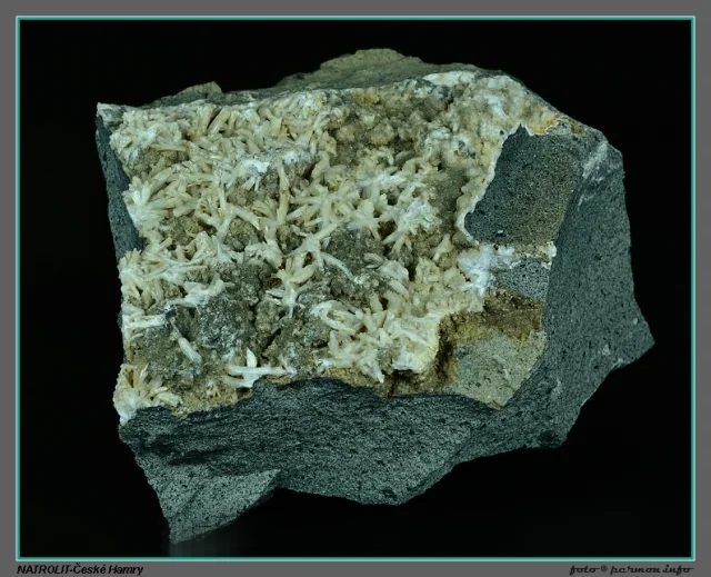 Mineral photo of Natrolite from locality České Hamry, Czech Republic