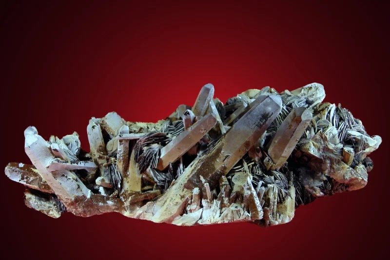 Mineral photo of Hematite, Quartz from locality Jiangxi, China