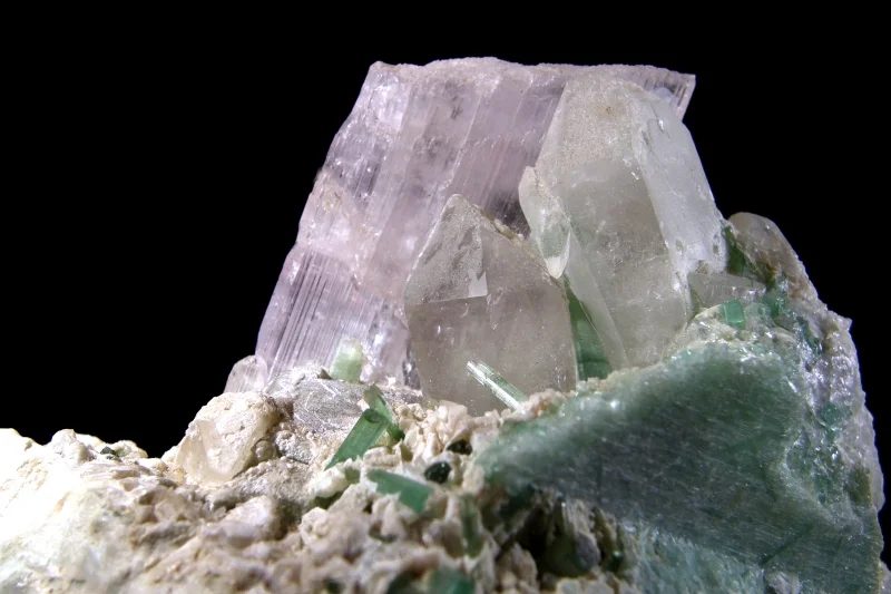 Quartz, Spodumene (var. kunzite), Tourmaline