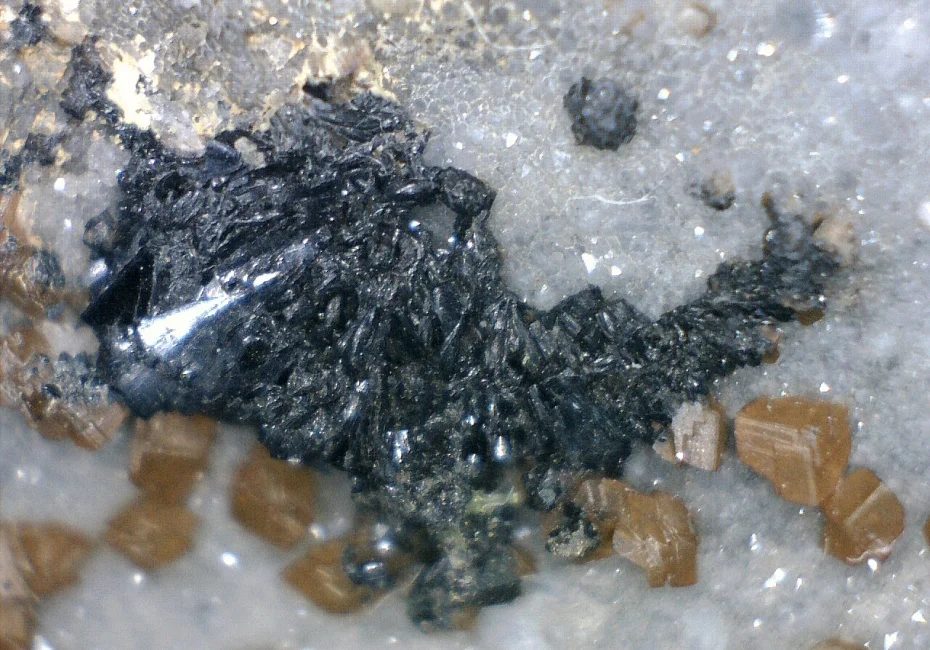 Mineral photo of Cronstedtite from locality Kutná Hora, Czech Republic