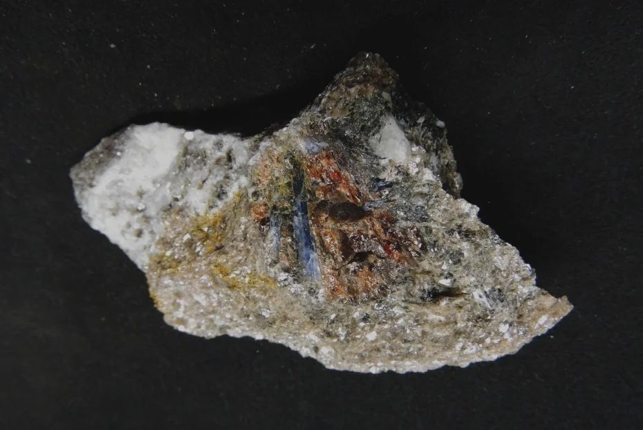 Mineral photo of Kyanite from locality Kutná Hora, Czech Republic