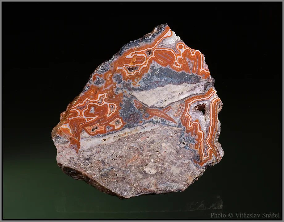 Mineral photo of Agate from locality Horní Halže, Czech Republic