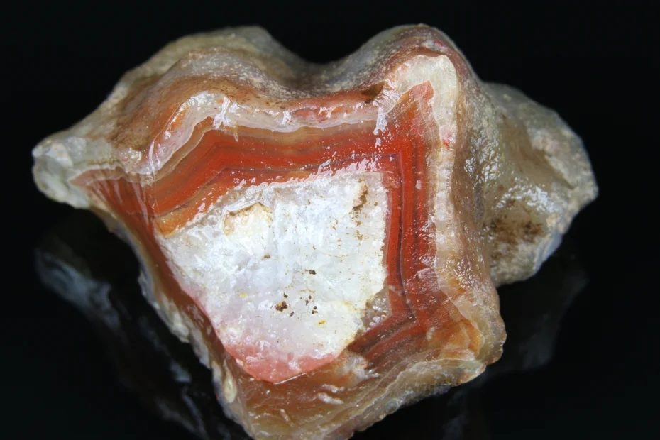 Mineral photo of Agate from locality Železnice, Czech Republic