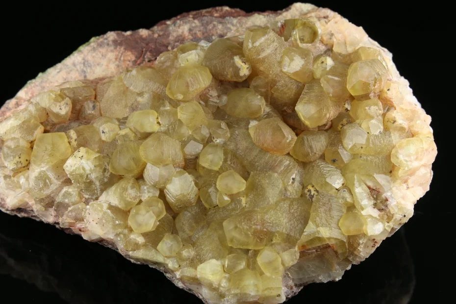 Mineral photo of Calcite from locality Dřínová, Czech Republic