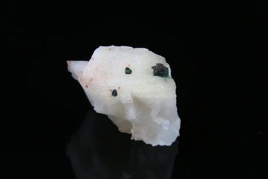 Mineral photo of Calcite, Chalcopyrite from locality Dřínová, Czech Republic