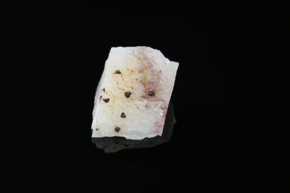 Mineral photo of Calcite, Chalcopyrite from locality Dřínová, Czech Republic