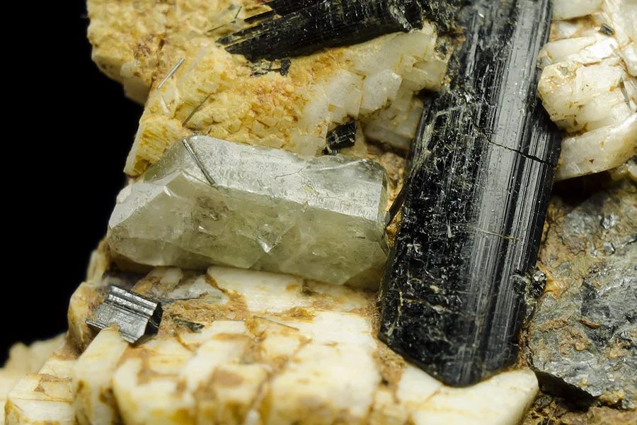 Albite, Fluorapatite, Schorl