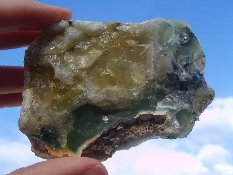 Mineral photo of Opal (var. Ni-opal) from locality Křemže, Czech Republic