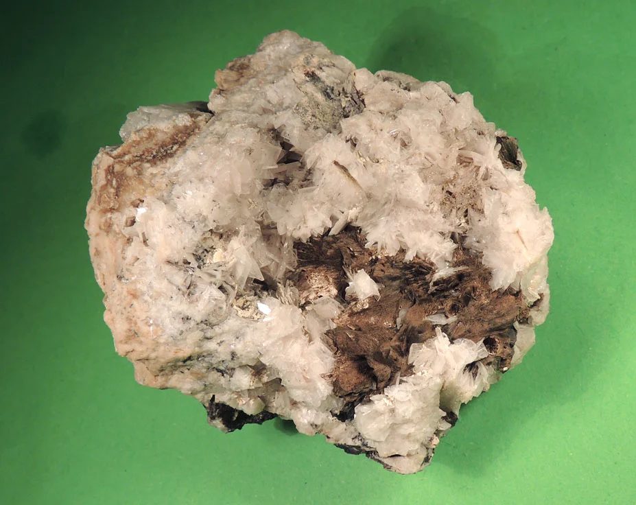 Mineral photo of Yofortierite from locality Karnasurt, Lovozero, Kola, Russia