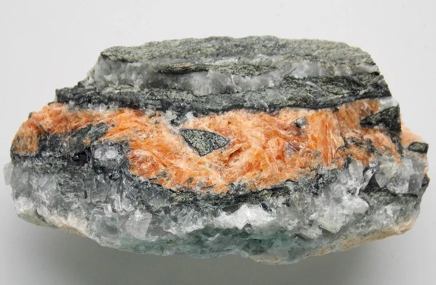 Stilbite-(Ba)