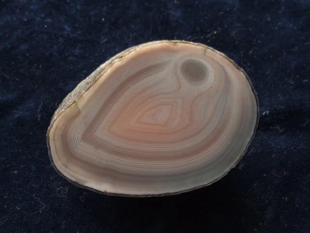Mineral photo of Agate from locality Bezděčín, Czech Republic