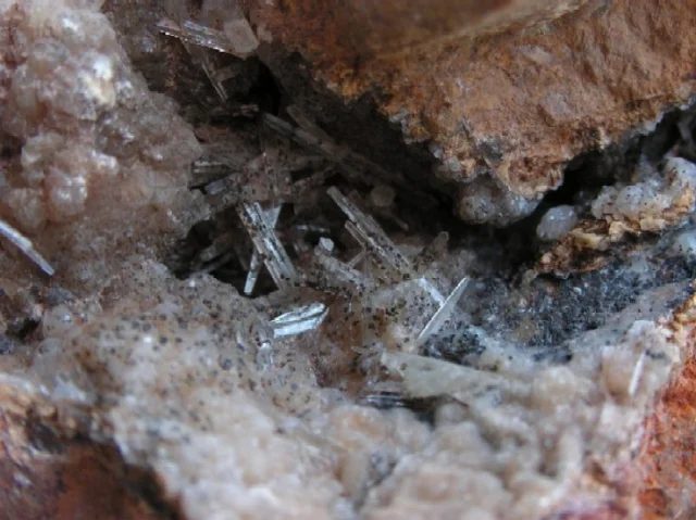 Mineral photo of Aragonite from locality Předklášteří, Dřínová, Czech Republic