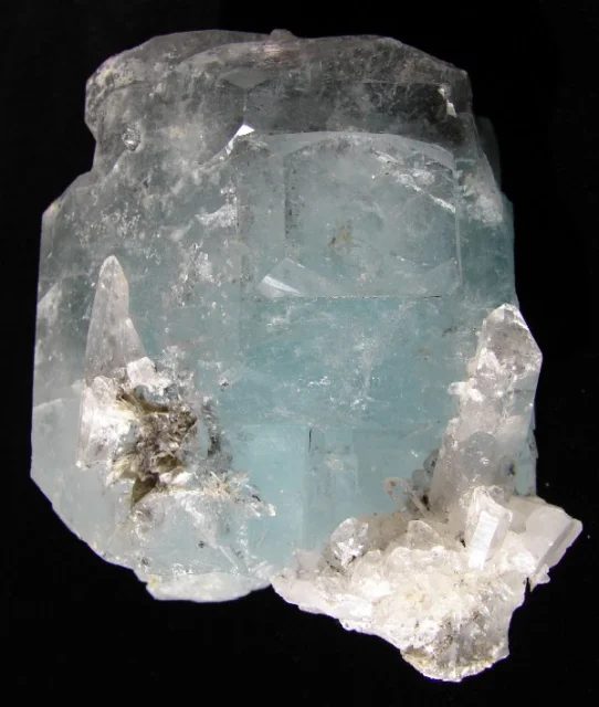Mineral photo of Beryl (var. aquamarine) from locality Mt Xuebaoding, Huya, Pingwu District, Mianyang Prefecture, Sichuan Province, China