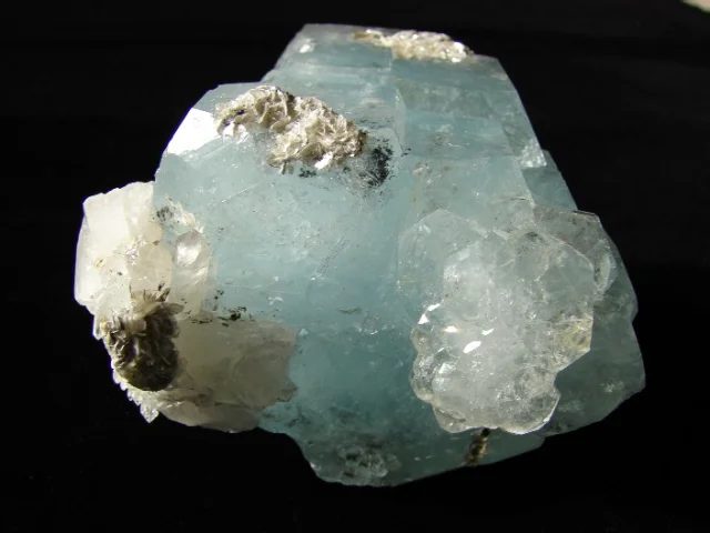Mineral photo of Beryl (var. aquamarine) from locality Mt Xuebaoding, Huya, Pingwu District, Mianyang Prefecture, Sichuan Province, China