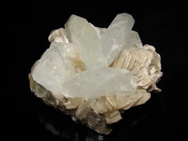 Mineral photo of Beryl (var. aquamarine) from locality Mt Xuebaoding, Huya, Pingwu District, Mianyang Prefecture, Sichuan Province, China