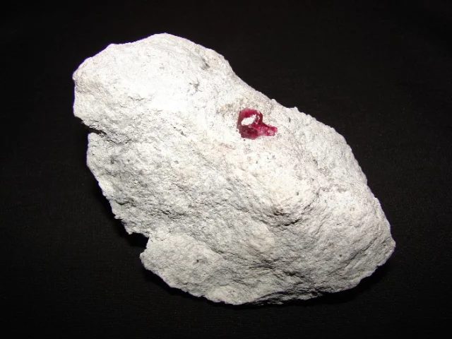 Mineral photo of Beryl (var. bixbite) from locality Violet claim, United States of America