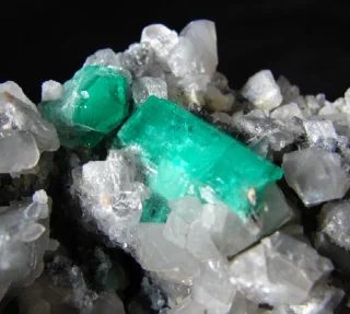 Mineral photo of Beryl (var. emerald) from locality Pico, Colombia