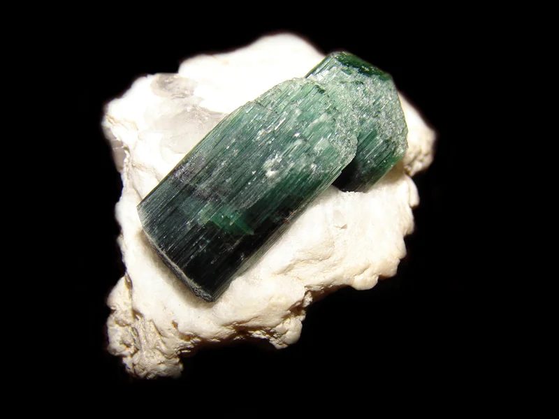 Albite, Elbaite