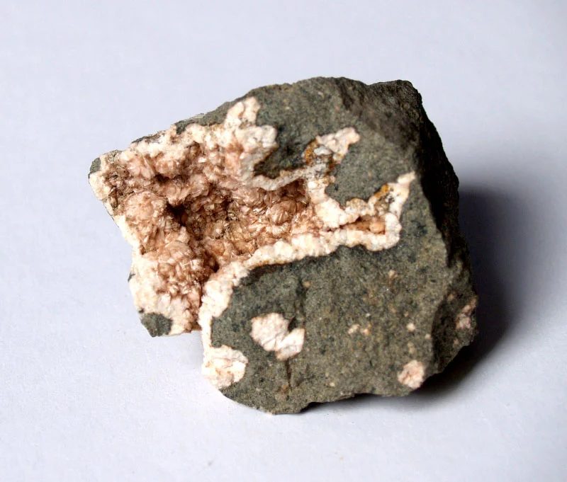 Mineral photo of Heulandite from locality Kunětická Hora u Pardubic, Czech Republic