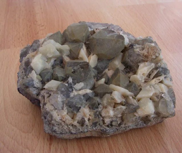Orthoclase (var. adularia), Quartz
