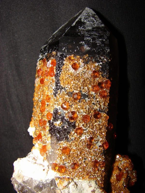 Quartz (var. smoky), Spessartine