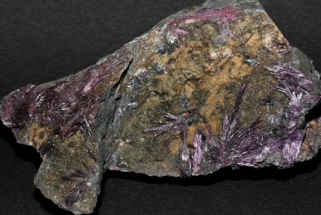 Kermesite