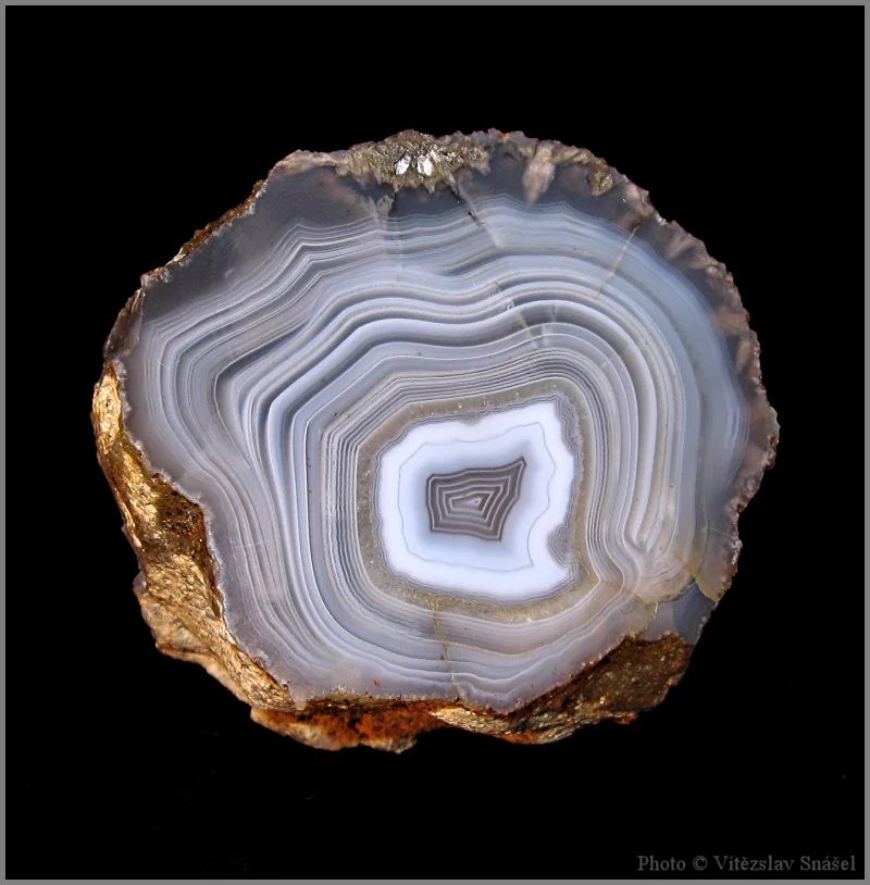 Mineral photo of Agate from locality Morcinov, Czech Republic