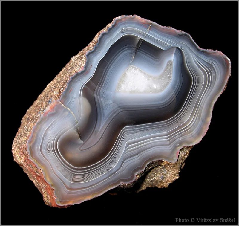 Mineral photo of Agate from locality Morcinov, Czech Republic