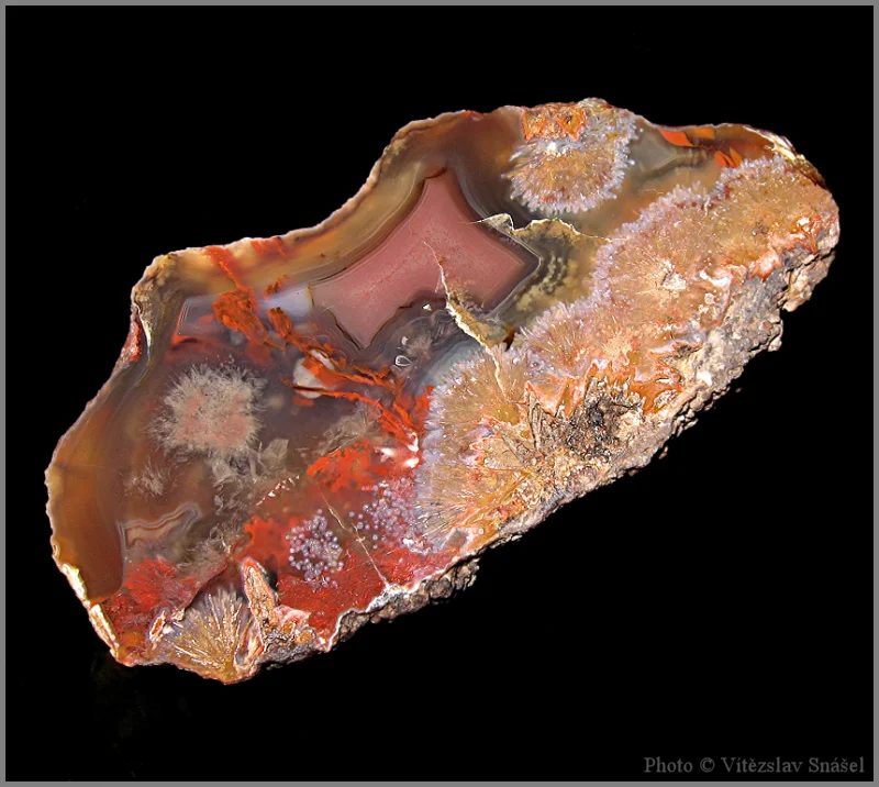 Mineral photo of Agate from locality Železnice, Czech Republic