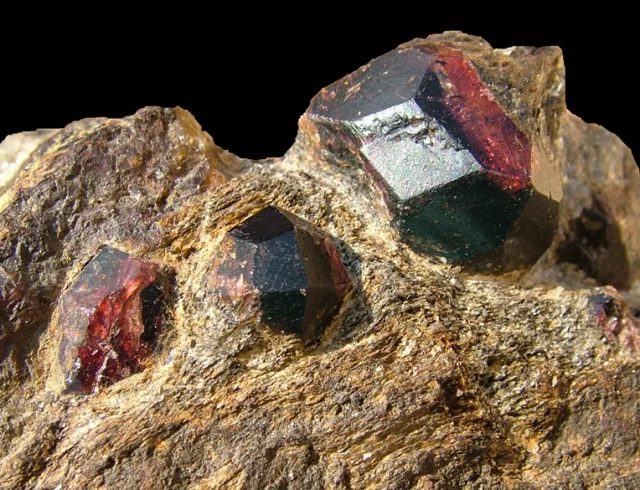 Mineral photo of Almandine from locality Zlatý Chlum u Jeseníku, Czech Republic