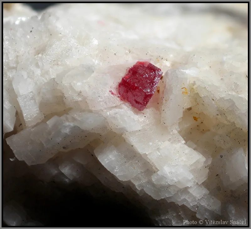 Mineral photo of Cinnabar from locality Tongren, China