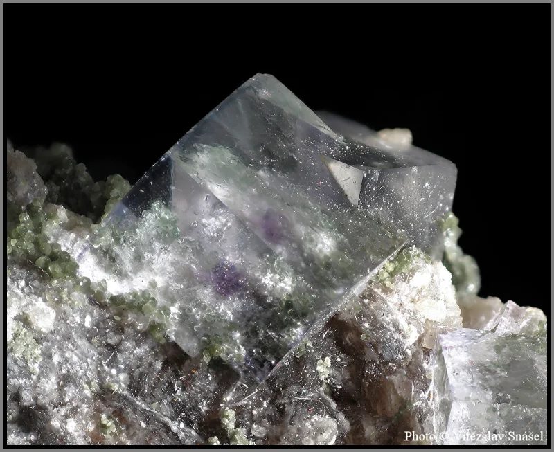 Mineral photo of Fluorite from locality Budjgar, Mongolia