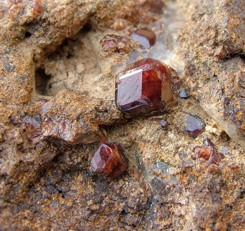 Grossular (var. hessonite)