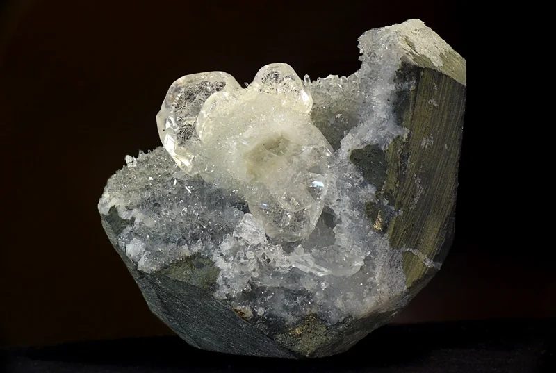Yugawaralite
