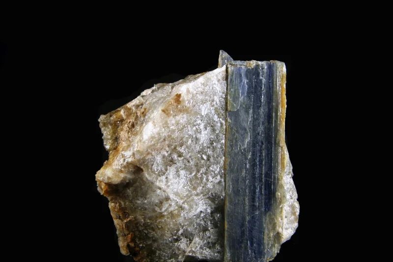 Mineral photo of Kyanite from locality Pancíř, Czech Republic