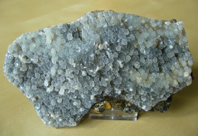 Mineral photo of Quartz (var. chalcedony) from locality Bernartice, Czech Republic