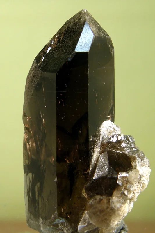 Quartz (var. smoky)