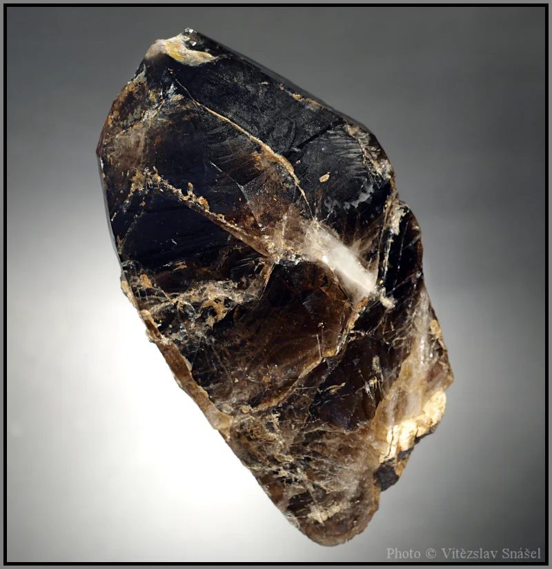Quartz (var. smoky)