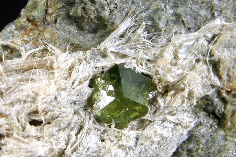 Andradite (var. demantoid)