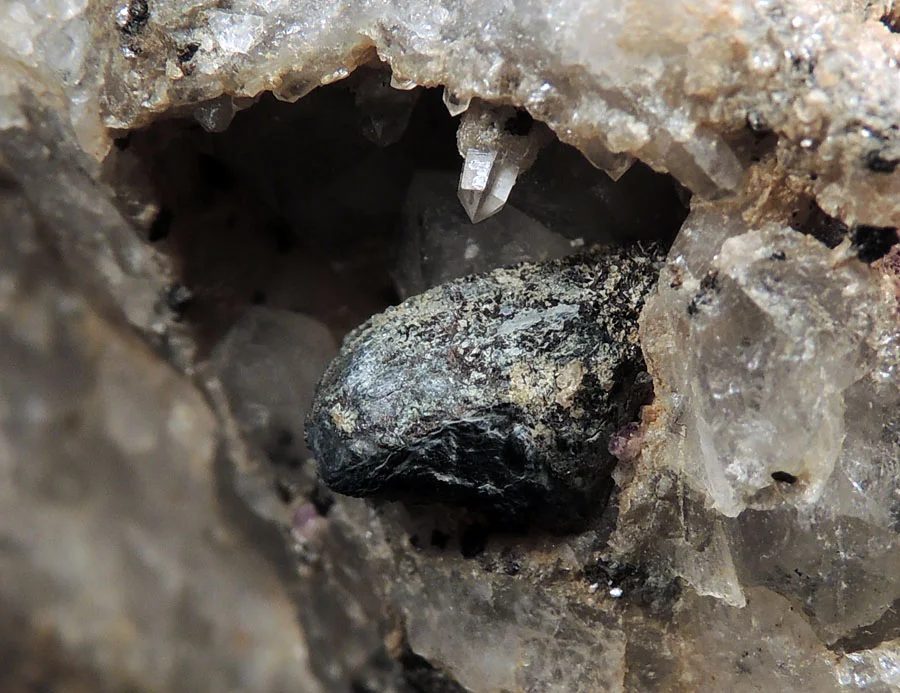 Mineral photo of Bismuth from locality Krupka, Czech Republic