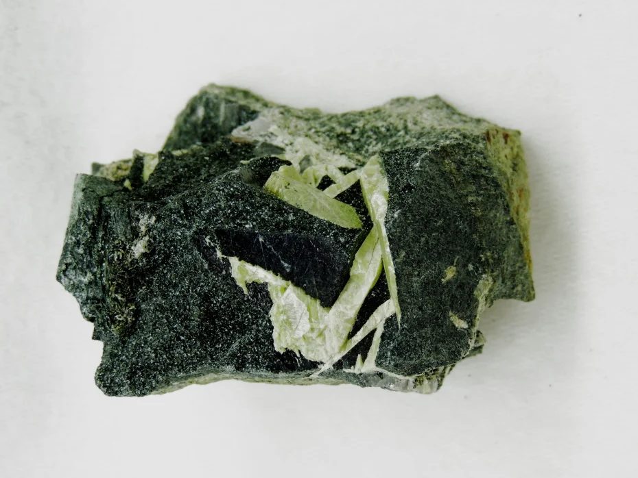 Clinochlore, Titanite
