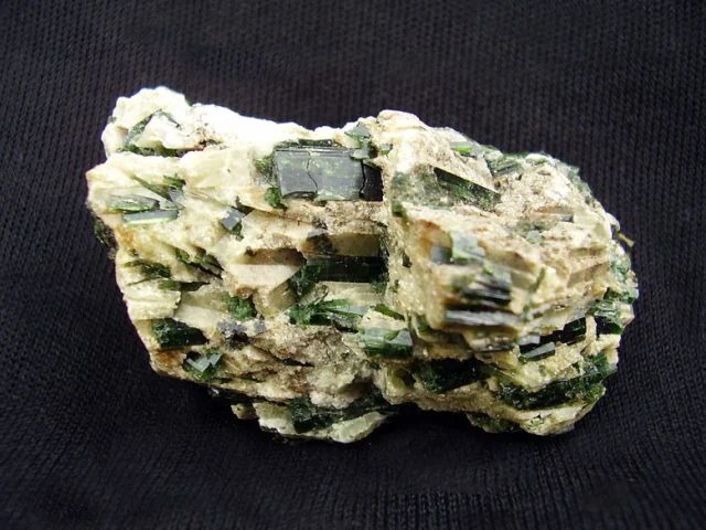Mineral photo of Actinolite from locality Pfitscher Joch (Vizze Pass), South Tyrol, Italy